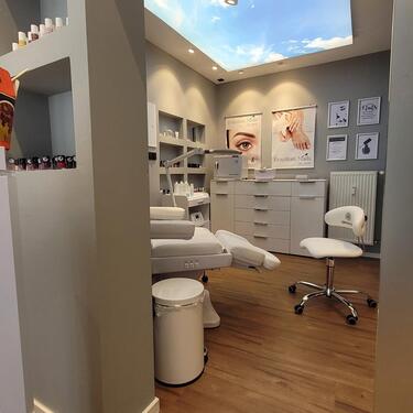 Foto - Nachmieter Nagelstudio, Fußpflege mit Übernahme Inventar