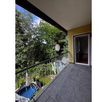 Frisch Renovierte 3-Zimmer Wohnung mit Balkon in Roth, 1. OG