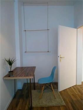 Foto - 2-Zimmer-Wohnung mit EBK, WG-geeignet, Nichtraucher