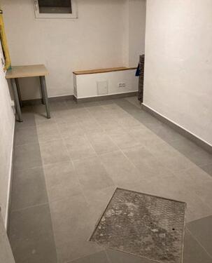 Foto - Kellerraum,Lagerraum,Atelier,Ton-Studio,Werkstatt,Büro,Malerei