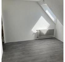 Moderne 2-Zimmer-DG-Wohnung mit neuer EBK & Stellplatz - Nürtingen