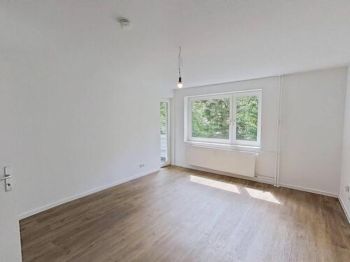 Foto - Schöne 3-Zimmer-Wohnung mit BALKON und viel Lichteinfall