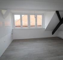 Perfekt für Singles - kleine DG-Wohnung mit Balkon und Fassadenvollwärmeschutz - Bruchsal