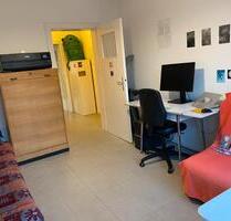 2-Zimmer-Wohnung, 40 qm, Dachgeschoss, Pantryküche, Balkon - Düsseldorf Stadtbezirk 6