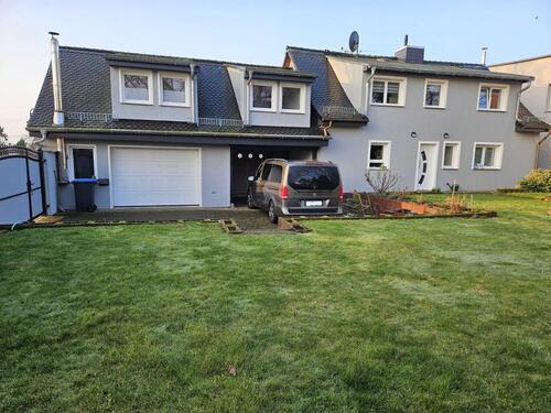 Foto - Einfamilienhaus, provisionsfrei mit vielseitigem Anbau