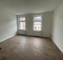 2 Zimmer Wohnung Kernsaniert Zentral in Husum Stadtnah