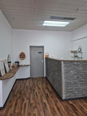 Foto - Kosmetikstudio - 500,00 EUR Kaltmiete,