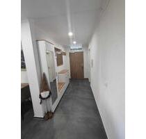 Komplett modernisierte Wohnung mit eigenem Stellplatz - Buseck