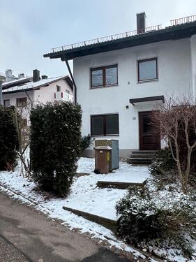 Foto - Haushälfte mit großem Garten, 5 Zimmern & Top-Lage