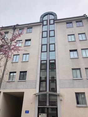 Foto - Helle 2-Zimmer-Wohnung im 4. OG mit Balkon in Halle Innenstadt