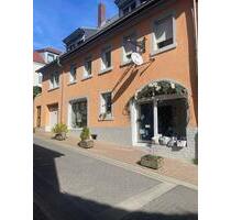 Vermietetes Wohn-und Geschäftshaus in Weinheim, zentralste Lage