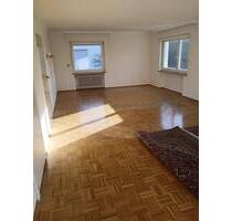 Helle 1-Zi.-Wo. (66 qm) mit Balkon - Blick ins Grüne! - Mühlheim am Main