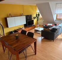 Charmante, lichtdurchflutete DG 4 Zimmer Maisonette-Wohnung - Leonberg