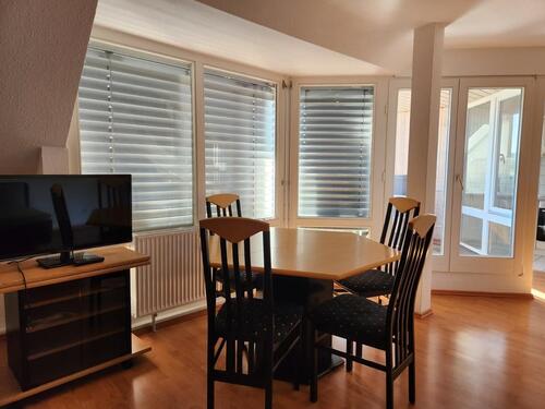 Foto - 2-Zimmer-Maisonette-Wohnung mit Balkon & EBK – direkt am See – Bö