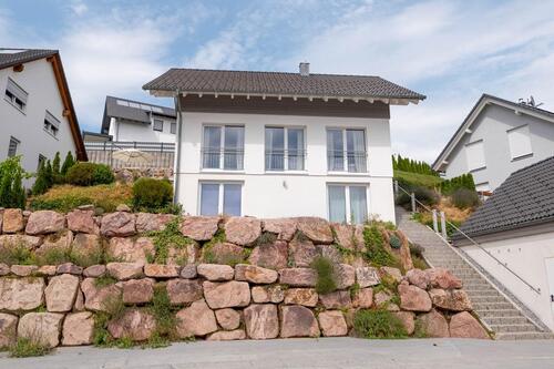 Foto - 7 Zimmer Einfamilienhaus zum Kaufen in Titisee-Neustadt