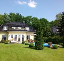 2 Familienvilla Pool und 1300 m² Grundstück in Waldsteinberg - Brandis