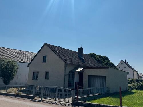 Foto - Einfamilienhaus mit großem Grundstück in Langquaid