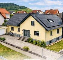 Hochwertiges 3 Familien Haus - 1.000.000,00&nbsp;EUR Kaufpreis, ca.&nbsp; 350,00&nbsp;m&sup2; in Rödelsee (PLZ: 97348)