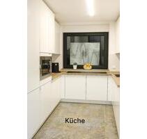 Helle 2-Zimmer-Wohnung mit Einbauküche, Aufzug und sonnigem Balkon – zentral gelegen und barrierearm - Mönchengladbach