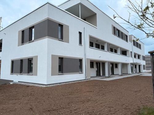 Foto - Erstbezug 3-Zi Neubauwohnung mit 135 m² Garten & eigenem Eingang