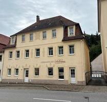 Mehrfamilienhaus mit Geschäftseinheit in Bestlage - Glashütte