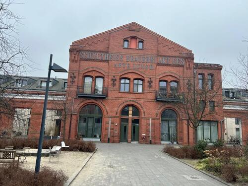 Foto - Möblierte 2-Zimmer-Wohnung am Viktoriapark – 75 m² – Balkon – All