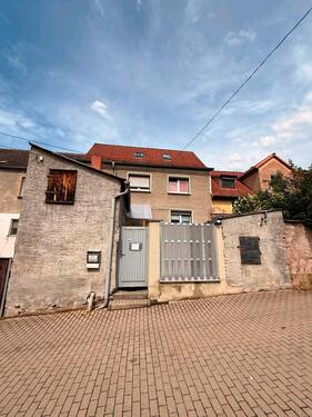 Foto - Haus mit 2 Etagen + Ausgebauter Dachboden