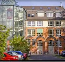 Arbeiten im Herzen von Leipzig-Plagwitz – in einem stilvollen Altbau mit industriellem Charme.