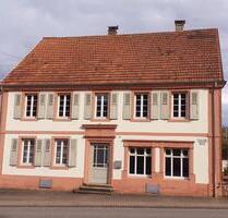 Stilvoller Altbau mit großem Innenhof, Scheune und Stallungen - Rieschweiler-Mühlbach