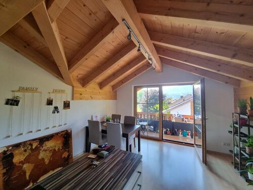 Foto - Helle Dachgeschosswohnung zu vermieten