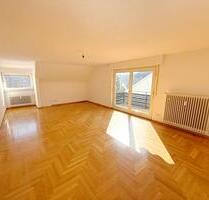 Sonnige 3-Zimmer DG-Wohnung mit Balkon in Stgt.-Botnang zu vermieten! - Stuttgart