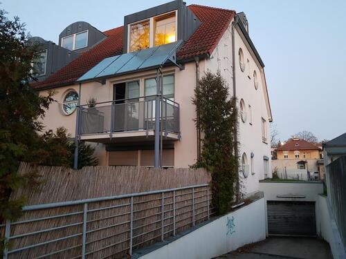 Foto - Sicheres Parken leicht gemacht: Tiefgaragenstellplatz frei!