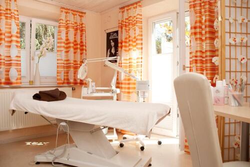 Foto - Praxisräume (Kosmetikstudio) zu verpachten