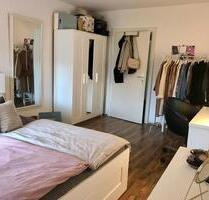 Sonnige, gemütliche 3-Zi.-DG-Whg., EBK, Balkon, zentral, modern - Hildesheim