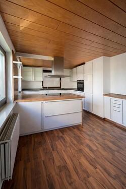 Foto - Schöne 4,5 Zimmer Wohnung mit EBK und Terrasse
