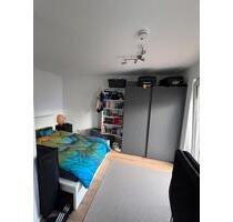 WG-ZIMMER IN MÜNCHEN MIT BALKON (PRÄFERIERT FRAUEN)