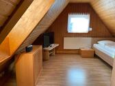 Foto - 1 Zimmer Dachgeschoss Wohnung ab sofort an Pendler zu vermieten