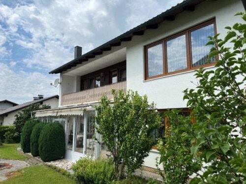 Foto - 8 Zimmer Mehrfamilienhaus, Wohnhaus in Eichendorf