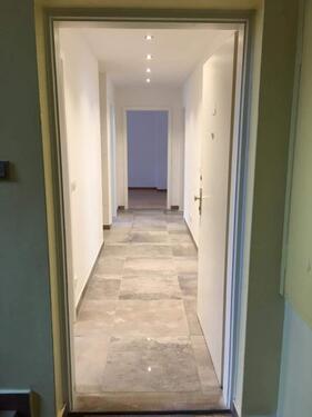 Foto - Helle 3-Zimmer Wohnung (Wohnzimmer,Büro,Schlafzimmer,Küche,Bad)
