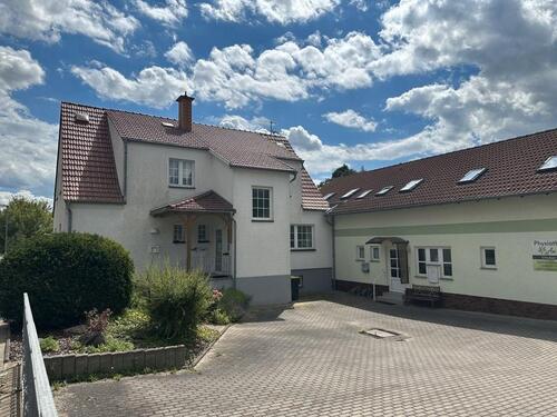 Foto - Schöne Praxisfläche mit Mobiliar im Ortskern von Marksuhl