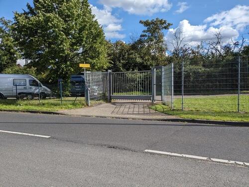 Foto - Gesicherter Stellplatz 50939 - 115,00&nbsp;EUR Miete,