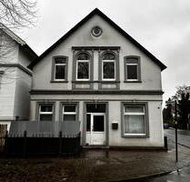 Solides Zweifamilienhaus in bevorzugter Oldenburger Wohngegend.