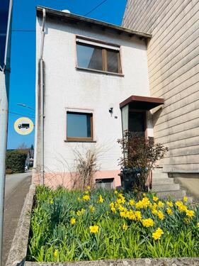 Foto - Einseitig angebautes Einfamilienhaus in Blickweiler