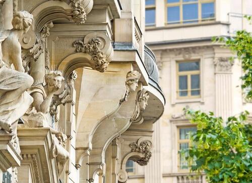 Foto - Repräsentative Bürofläche mit Blick auf den Bahnhof