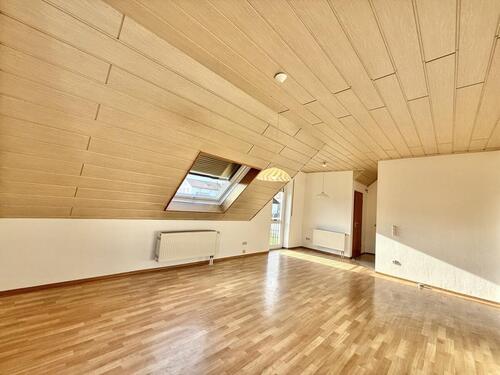 Foto - 3 Zimmer Dachgeschoßwohnung in Thalmassing