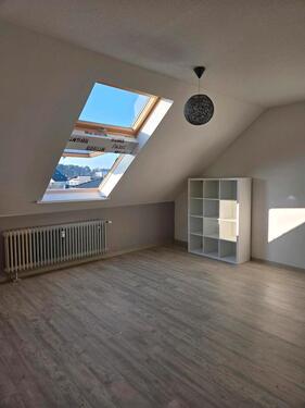 Foto - Helle 3-Zimmer Wohnung im DG in Homburg Erbach