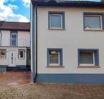 Modernisiertes Haus mit separater Wohnung | Hof & Stellplatz - Sulzfeld