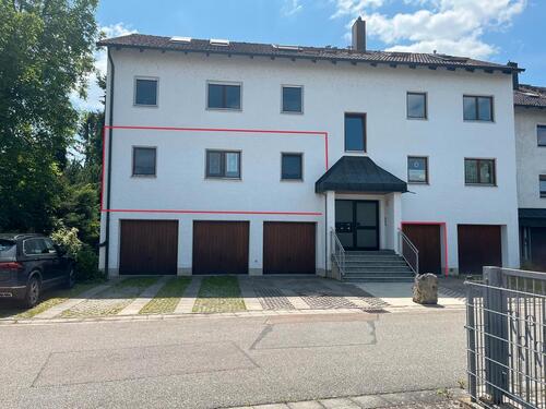 Foto - Helle 3-Zimmerwohnung mit Garage und Balkon in RegensburgReinhausen zu vermieten