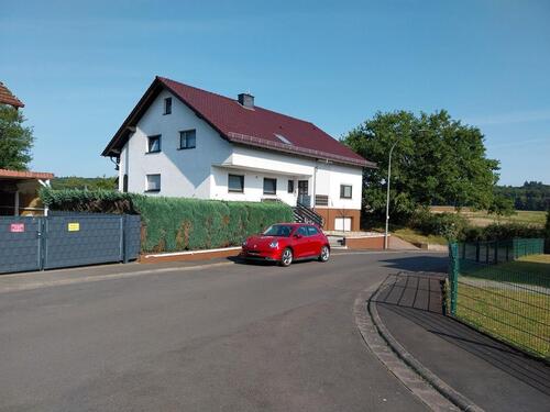 Foto - Zweifamilienhaus mit zusätzlicher Einliegerwohnung in Feldrandlag