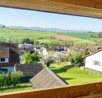 Wohnen mit Weitblick: sanierte 2 Zimmer Wohnung mit Balkon - Birenbach